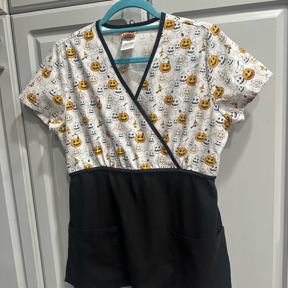 Peanuts Snoopy Halloween Scrub Top with Pumpkins and Ghosts, Stretchy fabric - Picture 1 of 7